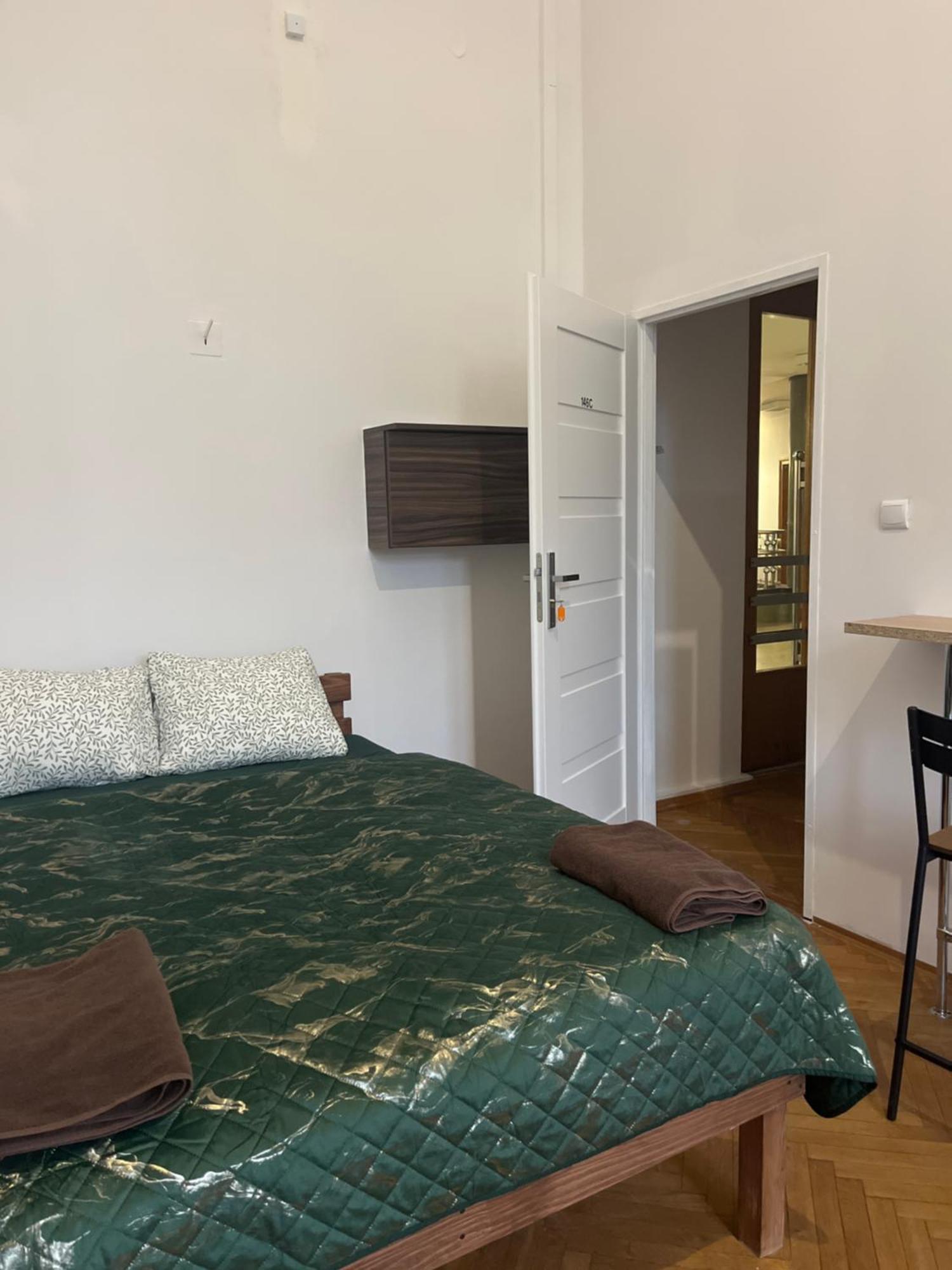 Tom Hostel Краков Экстерьер фото